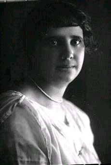 Maria Elisa Versiani Velloso